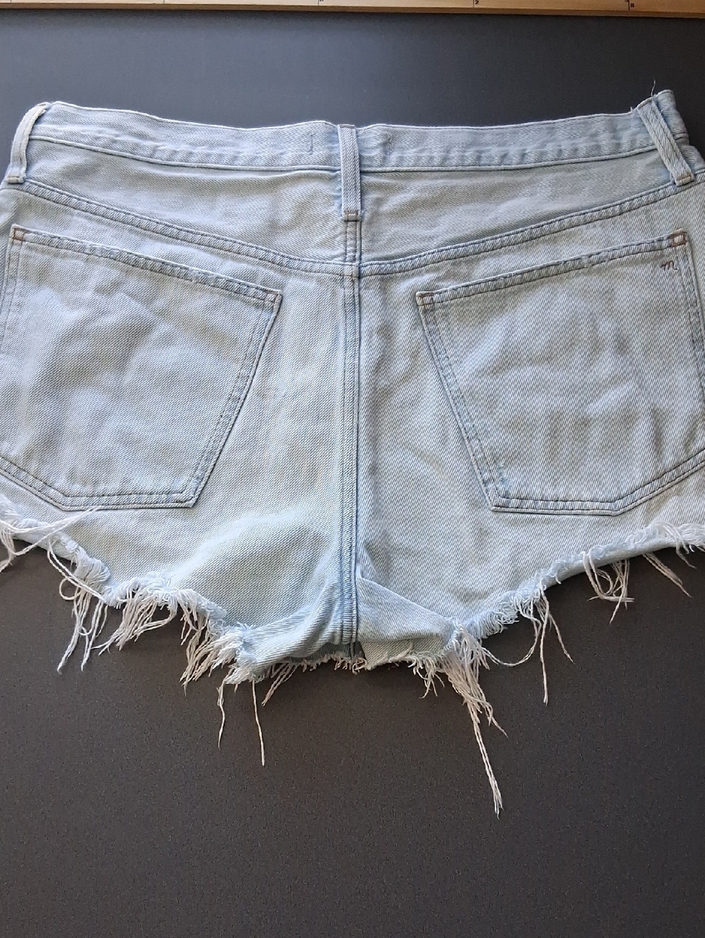 Madewell Relaxed Denim Shorts Light Wash Raw Hems 31 - Picture 2 of 10